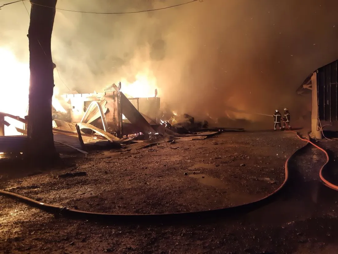 Feu Bovin Bécon Granit_23 11 21_SDIS 49